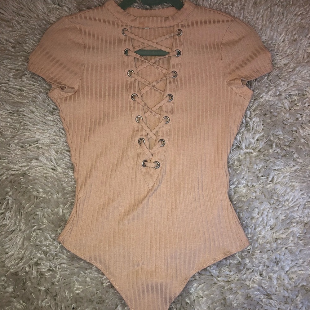 Baby pink short sleeve bodysuit